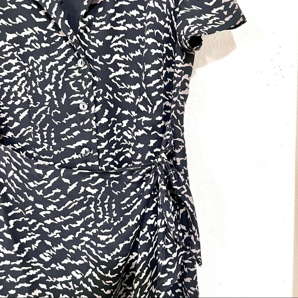 VTG DAVID WARREN Tiger prints front wrapped sheath mini dress womens size 4P - Picture 3 of 10